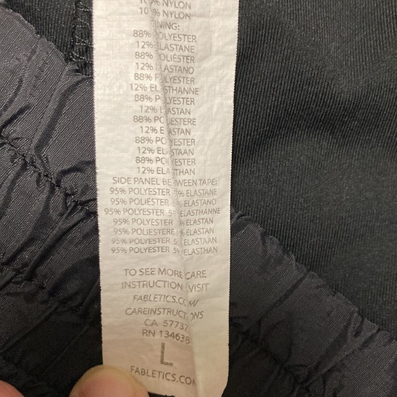 Fabletics 2 in 1 Activewear Shorts - Picture 5 of 6